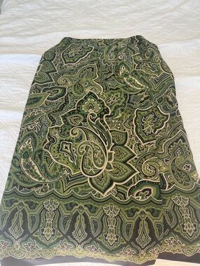 Chaus Navy & Green Paisley Print Pencil Skirt